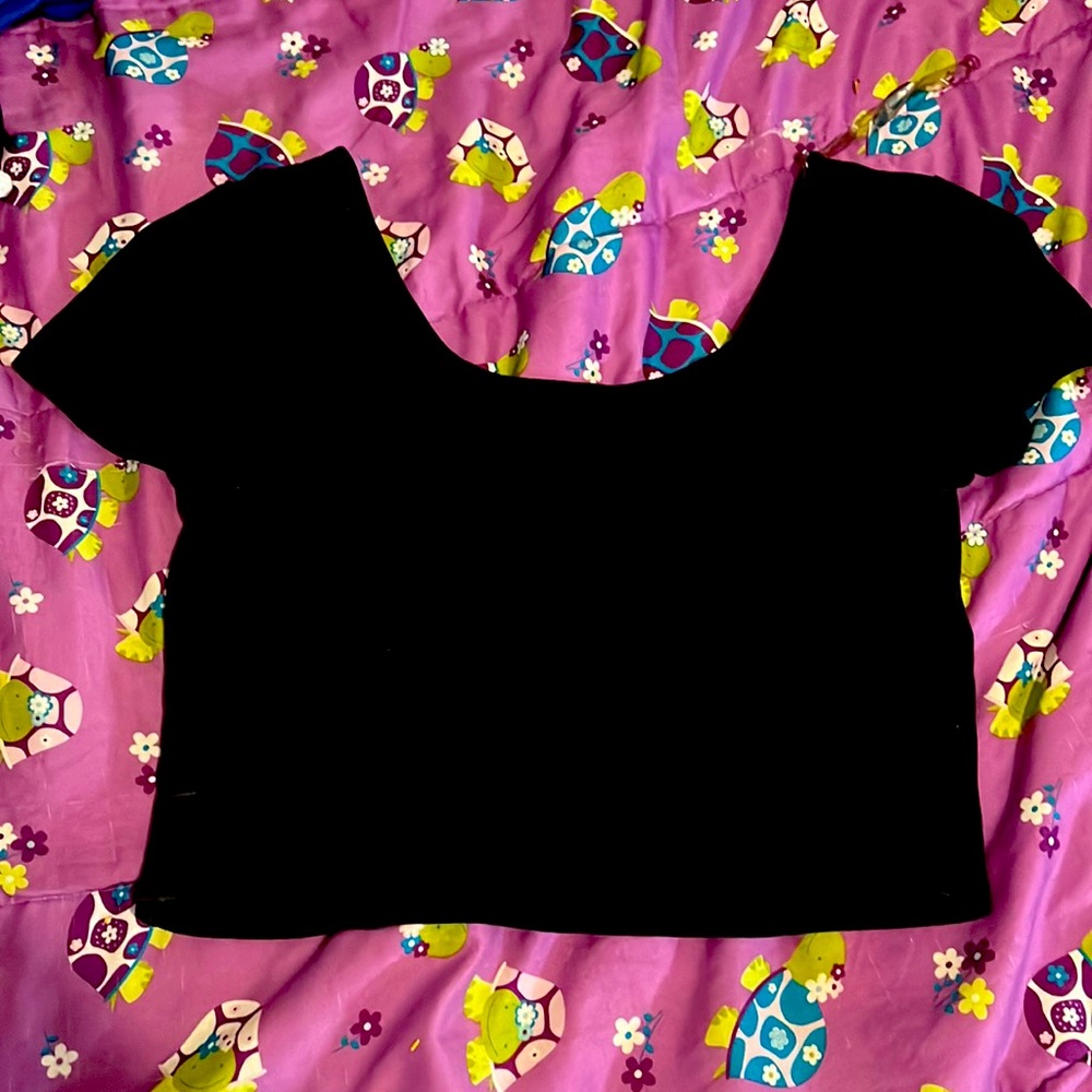 Black/Off the shoulder/Crop